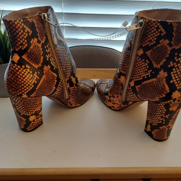 STEVE MADDEN / Pixie / Yellow Snake Mid-Calf Boots - Picture 3 of 8